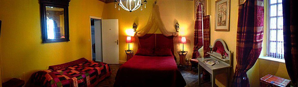 Hotel De La Tour De L'Horloge Dinan Dış mekan fotoğraf