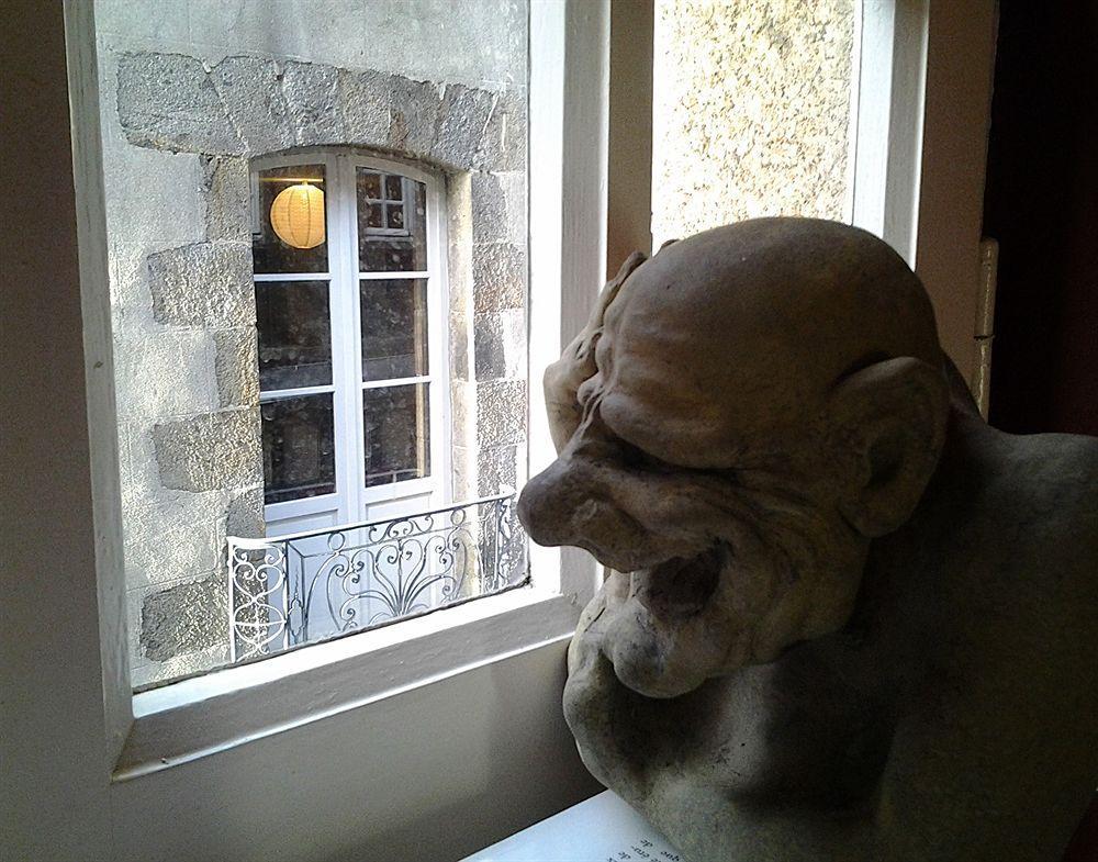 Hotel De La Tour De L'Horloge Dinan Dış mekan fotoğraf