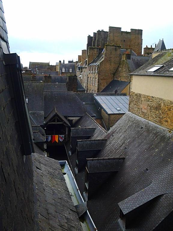 Hotel De La Tour De L'Horloge Dinan Dış mekan fotoğraf