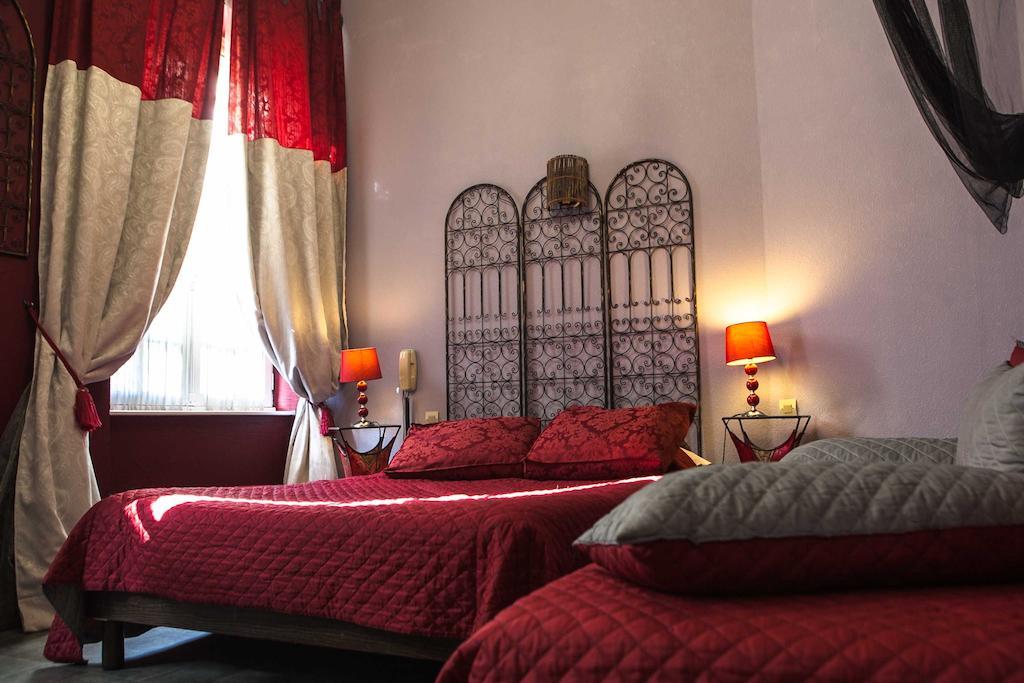 Hotel De La Tour De L'Horloge Dinan Dış mekan fotoğraf